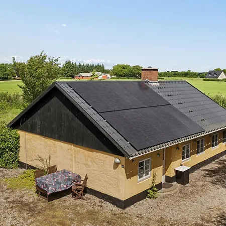 Idyllisches Altes Mit Niedrigen Decken Ferienhaus *